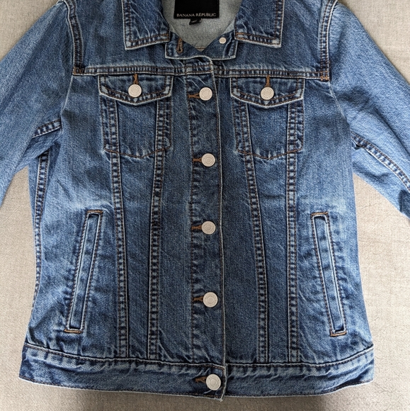 Banana Republic Denim Jacket - Picture 2 of 6